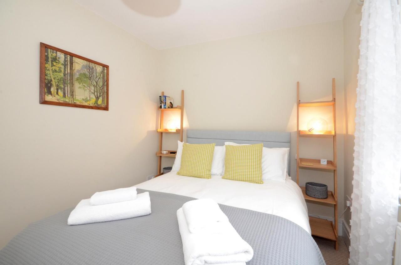 The Mews - 2 Bedroom Luxury, Spacious House With Free Parking York Bagian luar foto